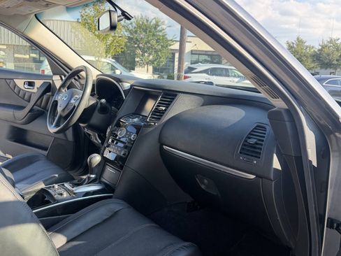 Used 2017 INFINITI QX70 AWD w/ Premium Package image 23