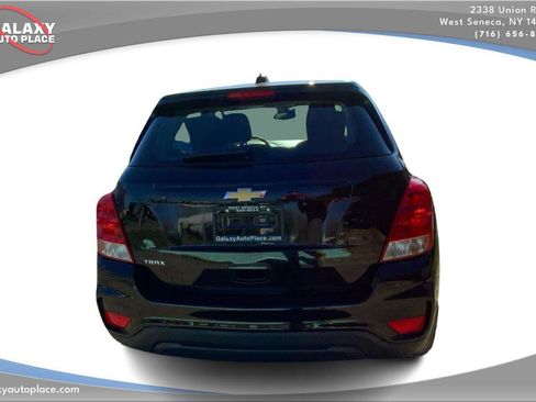 Used 2018 Chevrolet Trax LS w/ LPO, Protection Package FWD image 6