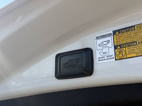 Used 2013 Toyota RAV4 Limited FWD image 20