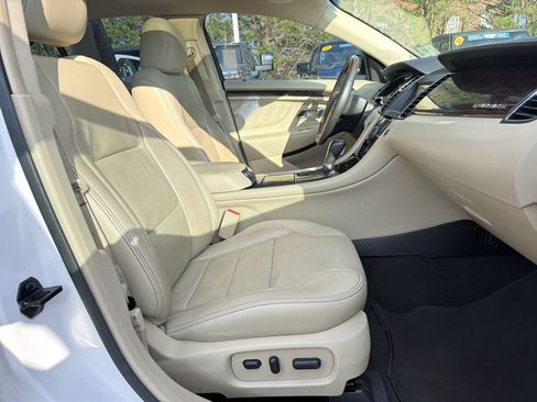 Used 2018 Ford Taurus Limited w/ Driver Assist Package FWD image 35