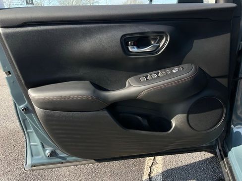 Certified 2025 Honda HR-V Sport image 23