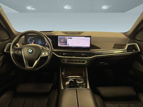 Used 2025 BMW X5 xDrive50e image 14