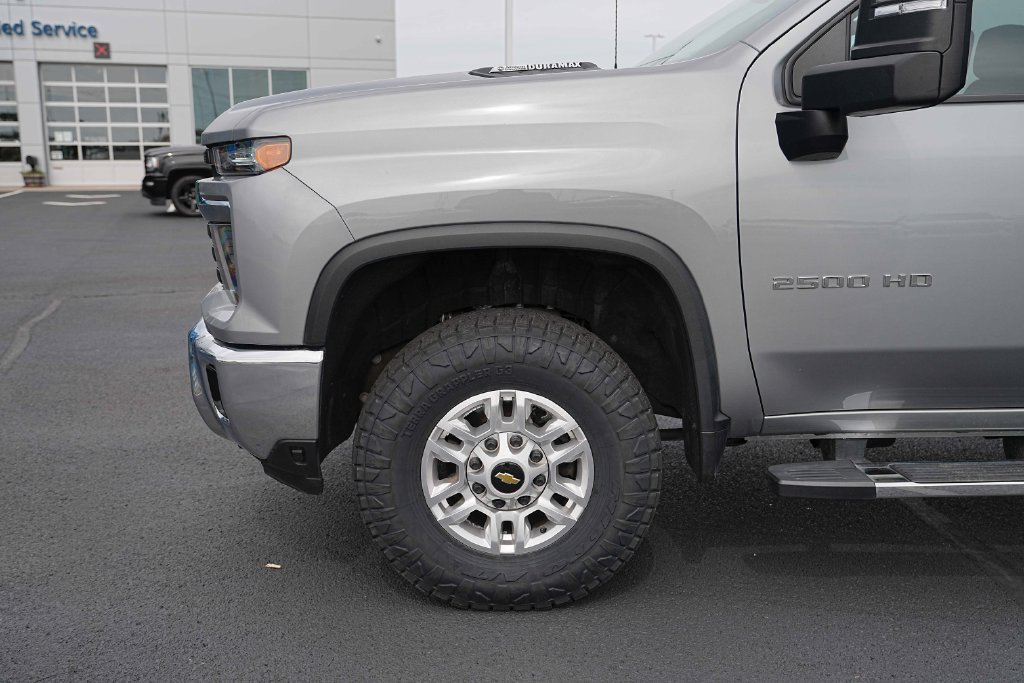 Used 2025 Chevrolet Silverado 2500 LT w/ Convenience Package AWD/4WD image 12
