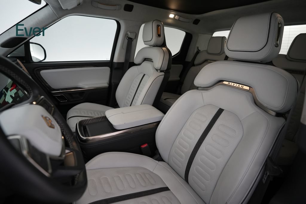 Used 2022 Rivian R1T Adventure AWD/4WD image 4
