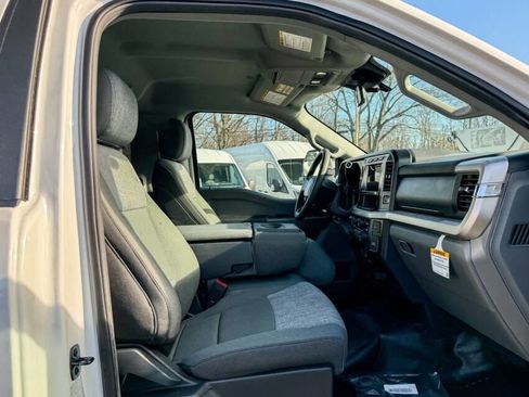 Used 2024 Ford F350 XLT image 12