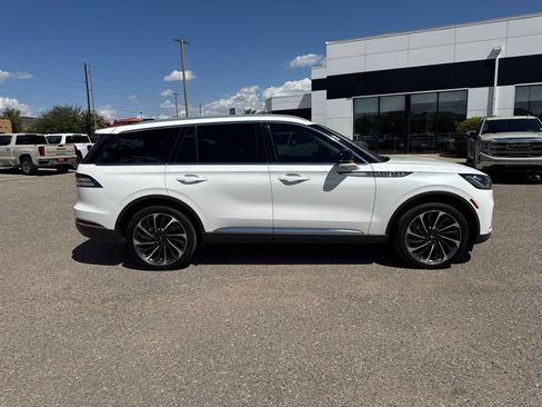 Used 2025 Lincoln Aviator Reserve w/ Luxury Package AWD/4WD image 4