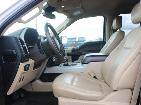 Used 2019 Ford F150 Lariat w/ Equipment Group 502A Luxury AWD/4WD image 18