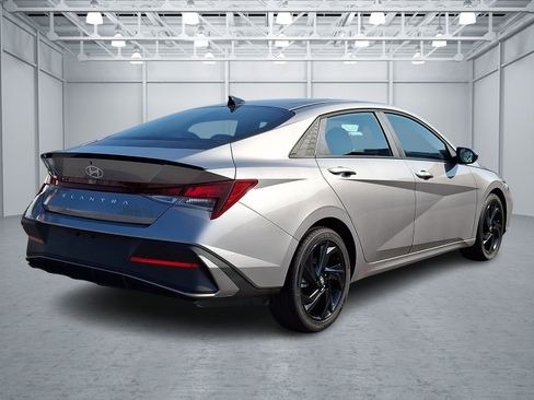 Certified 2026 Hyundai Elantra Sport FWD image 6