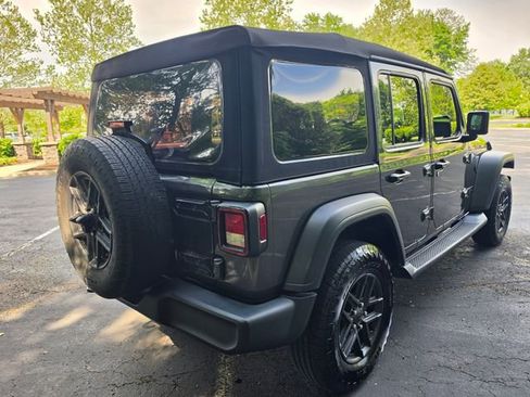 Used 2024 Jeep Wrangler Unlimited Sport AWD/4WD image 8
