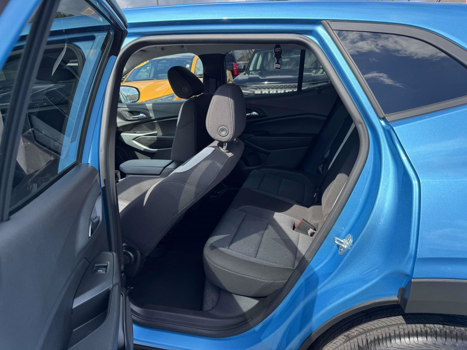 Used 2025 Chevrolet Trax LS w/ LS Convenience Package FWD image 22
