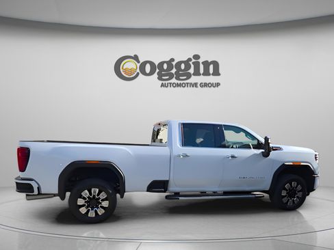 New 2026 GMC Sierra 3500 Denali image 13