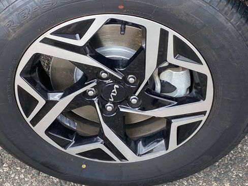 Used 2024 Kia Sportage LX image 23