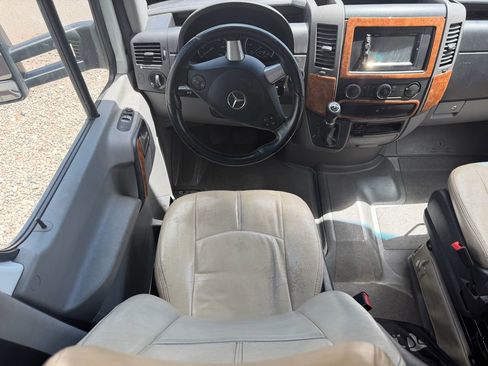 Used 2017 Mercedes-Benz Sprinter 3500 image 17