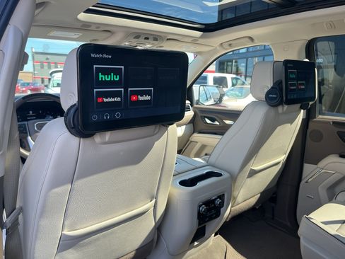 Used 2024 GMC Yukon XL Denali w/ Denali Reserve Package AWD/4WD image 35