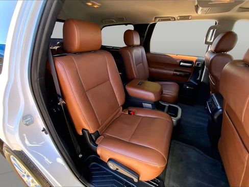 Used 2017 Toyota Sequoia Platinum RWD image 20