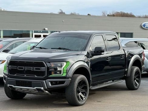 Certified 2018 Ford F150 Raptor w/ Equipment Group 802A Luxury image 38
