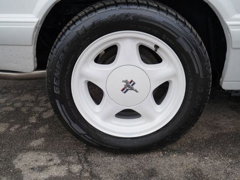 Used 1993 Ford Mustang LX image 19