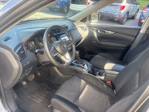 Used 2018 Nissan Rogue SV w/ Premium Package AWD/4WD image 12