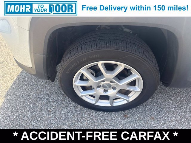 Used 2021 Jeep Renegade Latitude AWD/4WD image 36