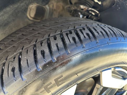 Used 2023 Kia Telluride EX w/ EX Captain's Chair Package image 30