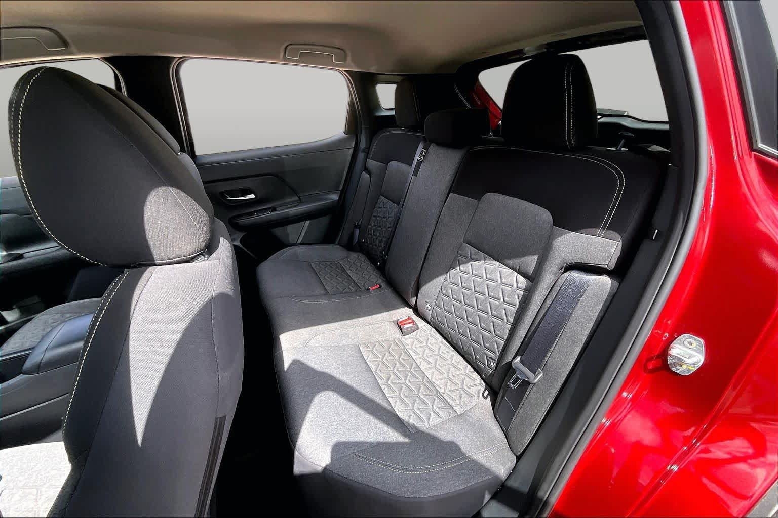Certified 2025 Nissan Kicks SV FWD image 20