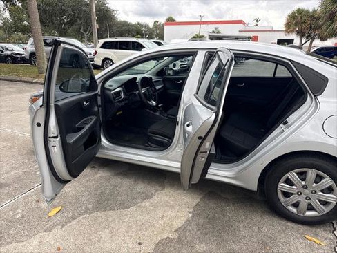 Used 2022 Kia Rio S image 11