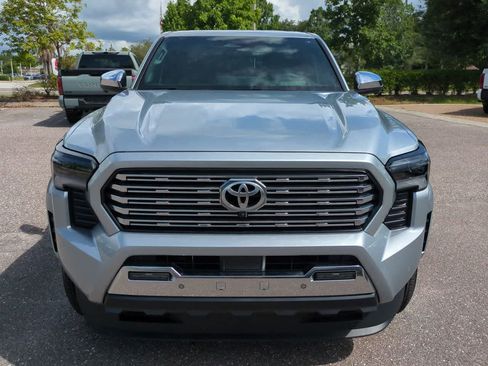 Used 2025 Toyota Tacoma Limited AWD/4WD image 9