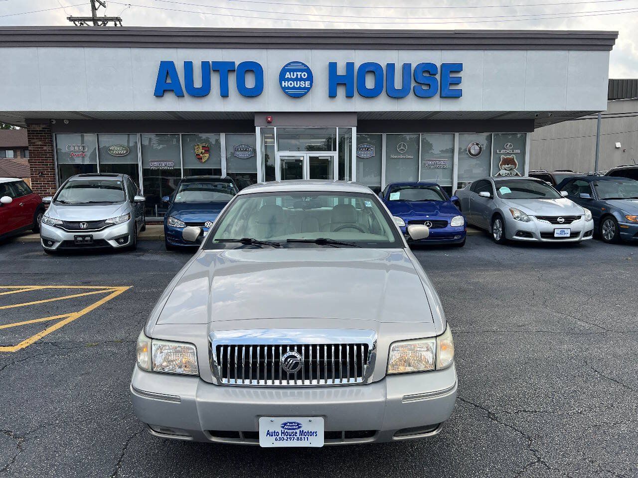 Used 2010 Mercury Grand Marquis LS RWD image 2