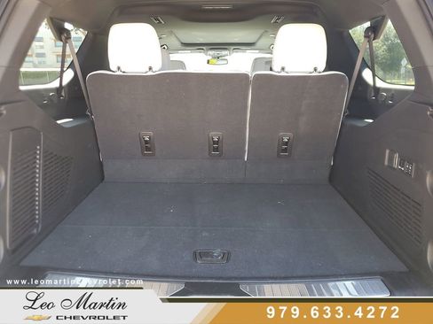 New 2026 Chevrolet Suburban Premier w/ Sun And Tow Package AWD/4WD image 5