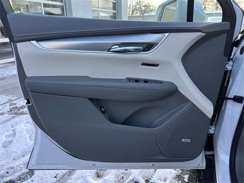 Used 2020 Cadillac XT5 Premium Luxury image 16