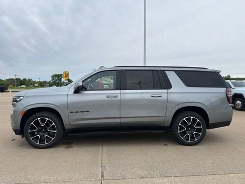 Used 2024 Chevrolet Suburban RST w/ Luxury Package AWD/4WD image 6