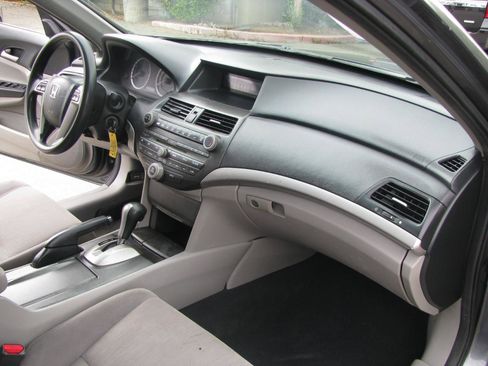 Used 2012 Honda Accord LX image 12