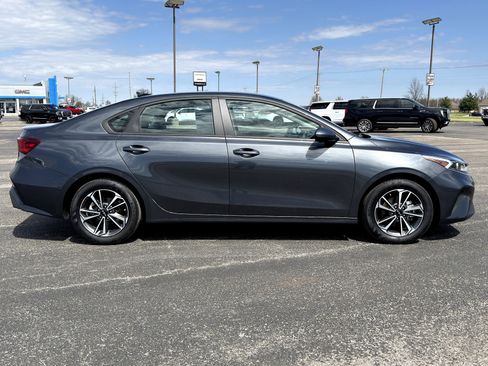 Used 2024 Kia Forte LXS FWD image 2