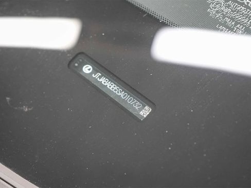 Used 2025 Lexus RZ 300e image 28