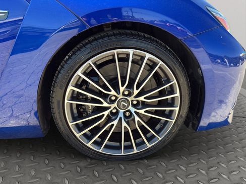 Used 2015 Lexus RC F w/ Premium Package RWD image 32