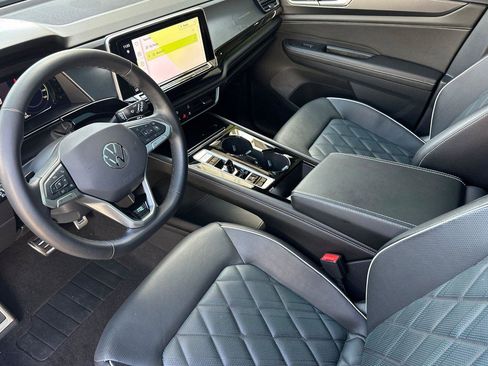 Used 2024 Volkswagen Atlas Cross Sport SEL Premium R-Line image 9