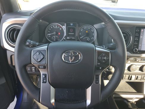 Used 2022 Toyota Tacoma Limited image 30