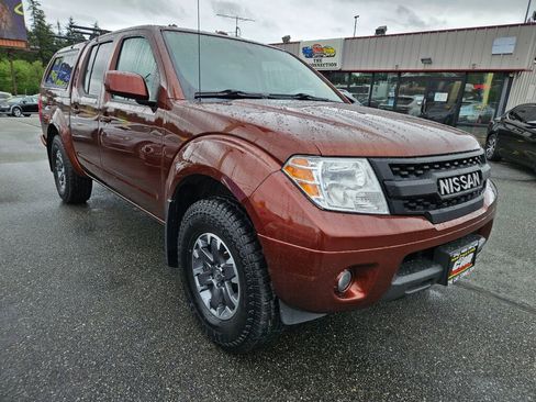 Used 2017 Nissan Frontier PRO-4X AWD/4WD image 3