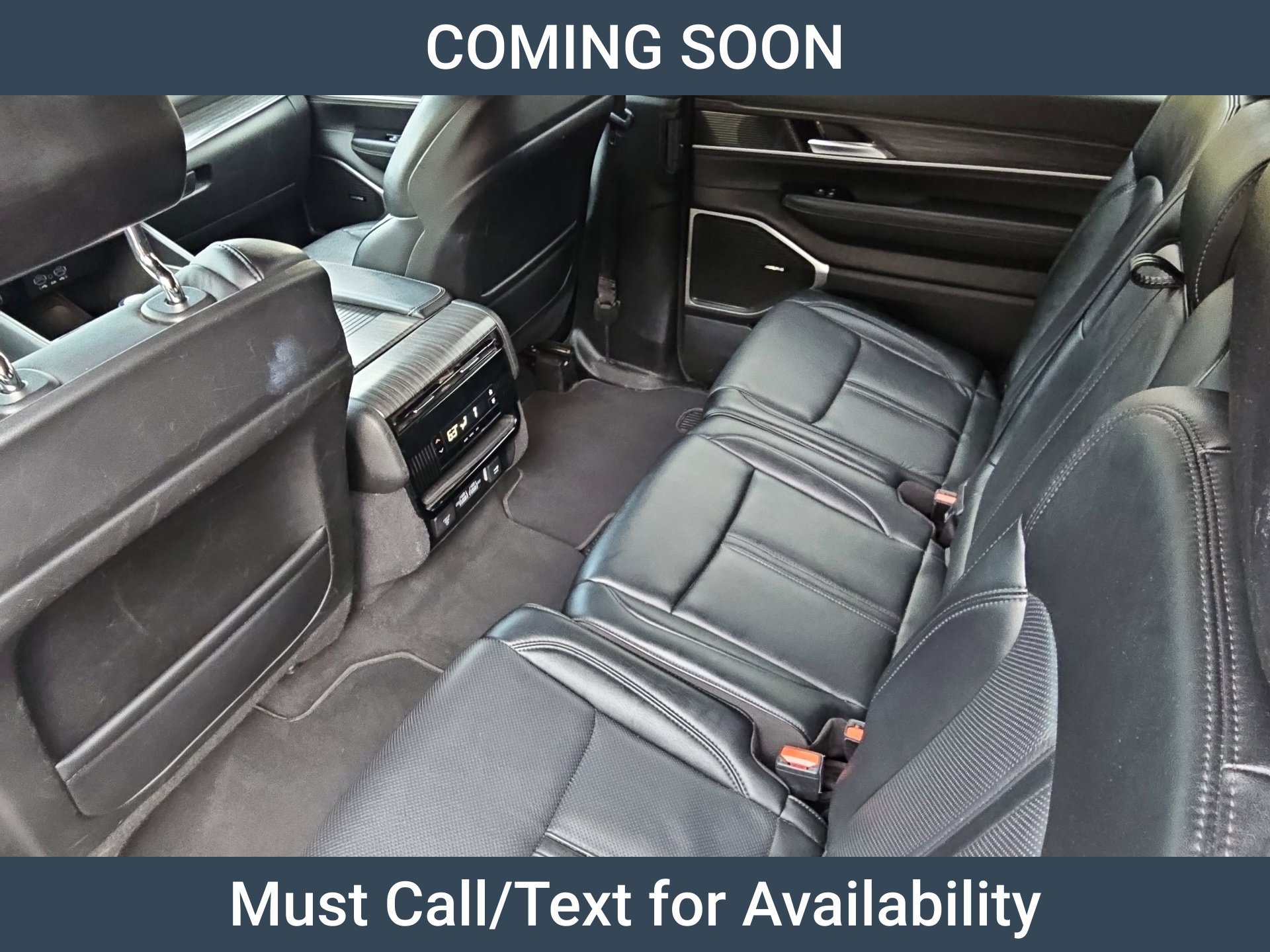 Used 2024 Jeep Wagoneer L Series II AWD/4WD image 10