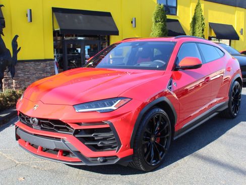 Used 2019 Lamborghini Urus image 3