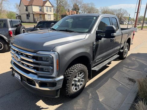 Used 2023 Ford F350 Lariat AWD/4WD image 3