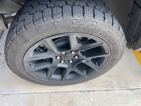 Used 2022 RAM 1500 Laramie AWD/4WD image 10