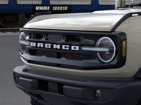 New 2026 Ford Bronco Outer Banks AWD/4WD image 19