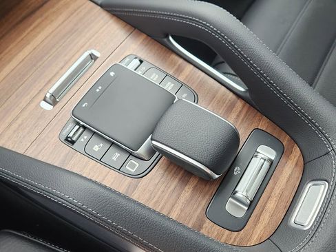 New 2026 Mercedes-Benz GLS 450 4MATIC image 19