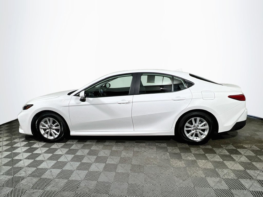 Certified 2025 Toyota Camry LE FWD image 4