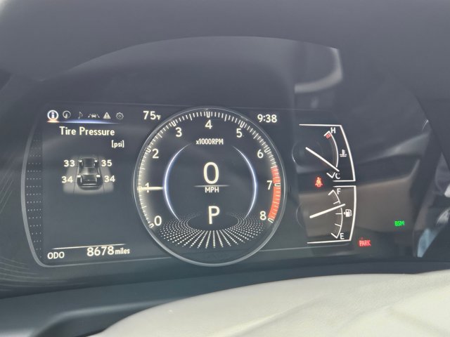 Used 2025 Lexus ES 350 w/ Premium Package FWD image 4