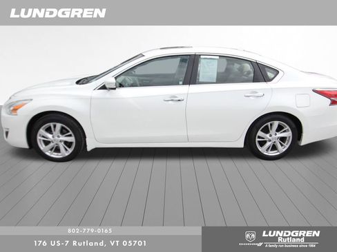 Used 2013 Nissan Altima 2.5 SL w/ Technology Pkg FWD image 6