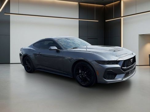 Used 2025 Ford Mustang GT RWD image 8