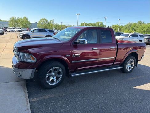 Used 2018 RAM 1500 Laramie w/ Convenience Group AWD/4WD image 10