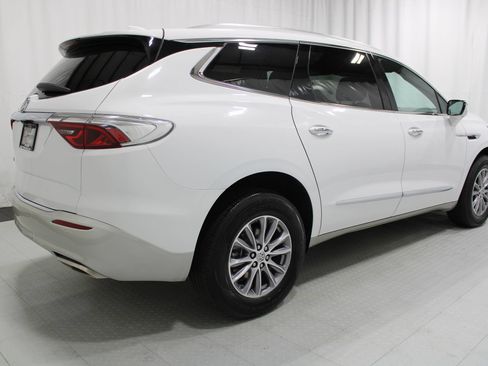 Used 2024 Buick Enclave Premium AWD/4WD image 6